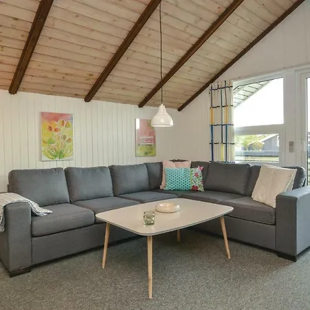 Holiday 17 Holiday home